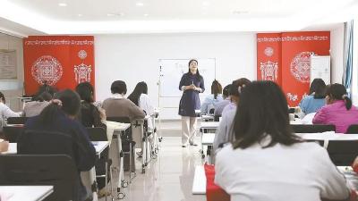 大型原创黄梅戏音乐剧《霜天红烛》 入选国家级演出剧目名单