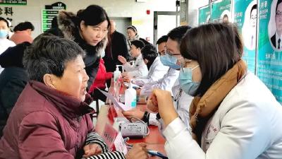 湖北省全科医师巡回医疗队走进浠水
