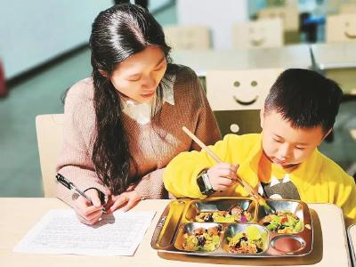 英山：“数字食堂”托起孩子们的“幸福餐盘”