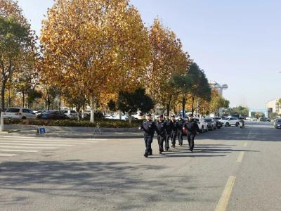 武穴公安“大巡防”守护辖区平安