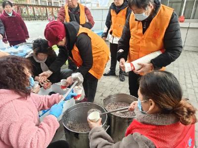 浓情腊八节，温暖社区情
