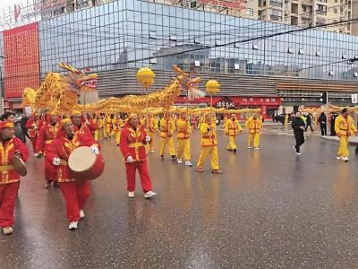 东坡庙会·回家过年 | 震撼、热闹！蕲春舞龙巡游活动刷屏