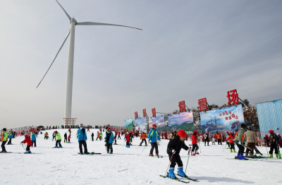 湖北假期“雪汤游”齐绽放
