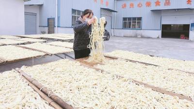 英山县大力引导村民延长稻米加工产业链