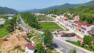 新春走基层 山乡新画卷 英山尖旅游公路：四好农村路 带动百姓富