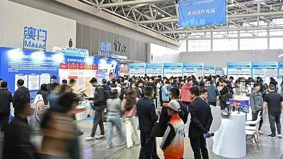 补齐知识技能短板 提升毕业生就业能力——高校学生就业能力提升“双千”计划解读