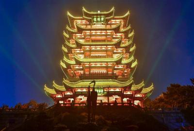 湖北文旅融合创新驱动“双引擎” 夜游活动潮起来 奔县进村热起来