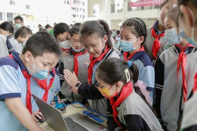 点亮孩子科学梦想！黄冈思源实验学校着力做好科学教育“加法” 