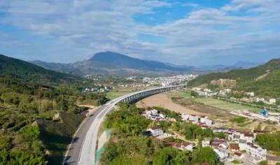 一片平畴筑粮基——团风县罗霍州5000亩高标准农田建设扫描