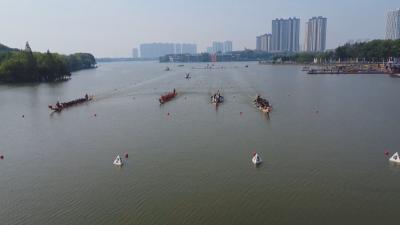 2025年全国龙舟大联动活动暨湖北省龙舟公开赛（黄冈站）开赛