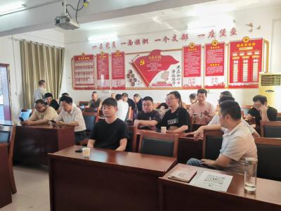 晨会学艺 达人引流 游车拓客  —— 浠水盛夏消费季上演“三重奏” 