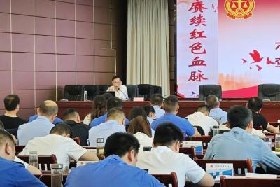 在全省首批实施行政案件集中管辖、率先出台“一把手”应诉规定——实质性化解行政争议的“黄冈样本”