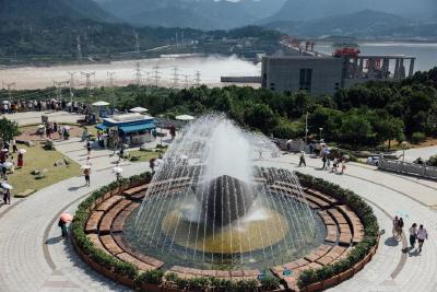 把假期过成诗 一湾峡江景 高端民宿兴