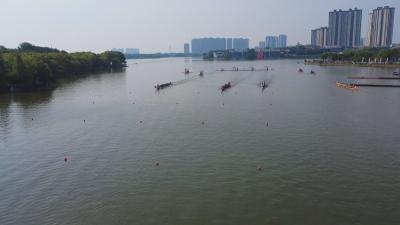 30支龙舟激情竞渡  逐浪争锋遗爱湖