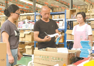 “党建红+快递绿”，以数字仓储为支点撬动黄冈乡村振兴
