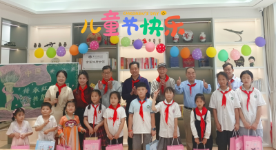 “传承红色基因 共度欢乐六一”！“东坡阅读”小主播走进市军队离退休干部休养所 