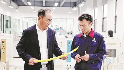 从下岗工人到行业领军者 他靠什么“黑科技”逆袭？