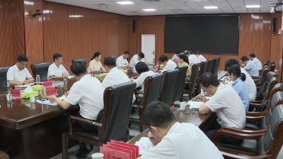刘洁主持召开12345市长热线现场办公会强调健全完善全链条监管机制全力营造安全放心消费环境