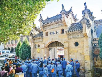 弘扬“三大精神” 汇聚支点力量 湖北“好人进校园”大思政课宣讲活动在汉举行