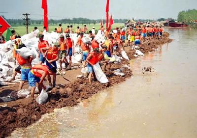 98抗洪坚守荆江43天 宜城抗洪突击队27载不改军人本色