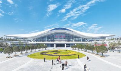 2025世界智能产业博览会开幕 集中展示3000余项创新产品