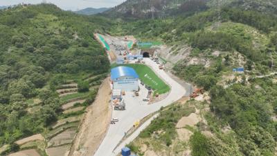 聚力建支点 一线直击｜ 麻阳高速北延线项目建设提质增效