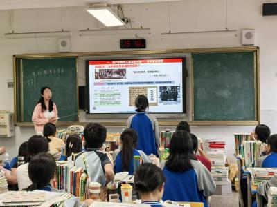 英山县长冲高中青年教师同台“晒课”