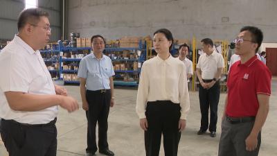 刘洁调研外出务工人员返乡创业工作并主持召开问需座谈会时强调 聚焦重点 搭好平台 强化保障 吸引更多外出人员返乡创业