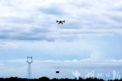 “光谷造”新品无人机在美发布 中雨天也能飞 夜间可探测障碍物