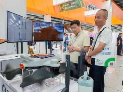 首家机器人6S店开业，上下楼就是上下游