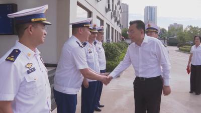 李军杰走访慰问驻黄部队官兵 传承大别山精神 弘扬双拥优良传统 不断巩固发展新时代军政军民团结