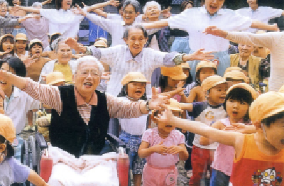 老区公益 老幼共托 ——麻城云雾山村衍福里公益社为解决“一老一小”问题探新路