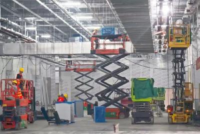黄冈三利谱超宽幅偏光片生产项目建设正酣——  “追光”项目跑出“追光”速度