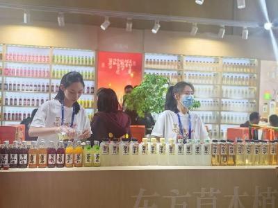 国潮澎湃，文化自信点亮消费新力量