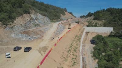 聚力建支点 一线直击丨武穴S332龙腰至梅川段改建工程加快建设