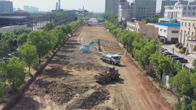 战高温 保进度 黄州工业园路项目建设稳步推进