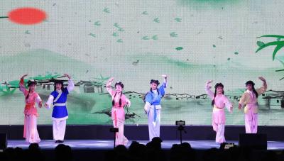 1962年安徽黄梅戏剧团“回娘家”演出的文化回响