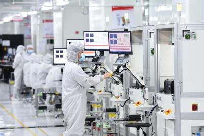 湖北首家A股千亿市值企业诞生 华工科技创下70多项“中国第一”