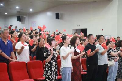 一张模糊的烈士面庞，让十五万颗心同频跳动——记湖北黄冈一堂大别山精神“大思政课”