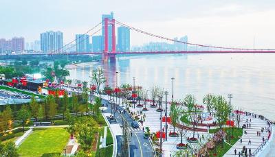游客盛赞汉口江滩：自然与城市完美融合