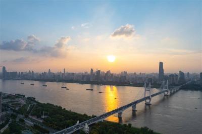 文化中国行丨滚滚长江水，尽照两岸花