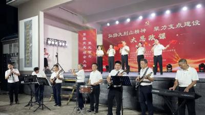 700余名青年学子同上“特色大思政课” “学习你我行”巾帼大学习大宣讲走进黄冈师范学院