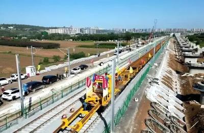 武穴街道刘家巷社区以城市更新推动小区治理——  菜园变车场 邻里添笑脸