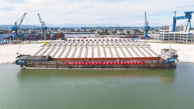 李殿勋调研内河船舶产业