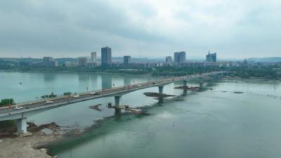 桥梁一跨过江 施工一路向新  中交二航局呵护一库清水