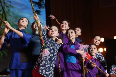 艺术+党史 我市弘扬大别山精神音乐党课在黄冈师范学院举行