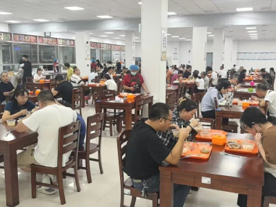 多元支付“秒结算” 小碗菜品“随心选” 市机关事务服务中心智慧食堂全面升级