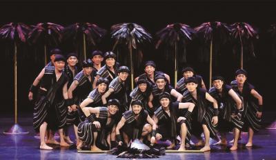 湖北原创舞蹈 《艄公上了岸》入围荷花奖