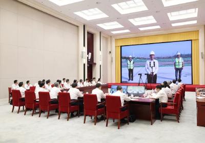 王忠林出席2025年四季度重大项目建设推进会 奋战四季度决胜十四五 坚定不移扩大有效投资不断提升投资效率效益效能 李殿勋孙伟出席