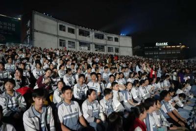 一蓑烟雨润青春 千年文脉续新章——黄州区创新打造“行走的思政课”